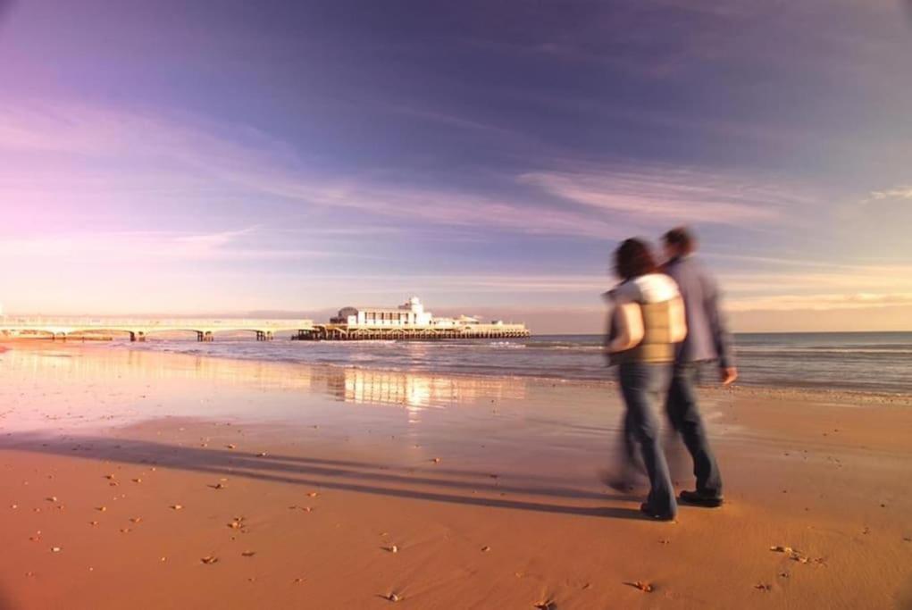 Bournecoast - Stylish Flat With Balcony - Sea Glimpses - 10 Min Walk To Beach - Parking - Wifi - Fm8405 ボーンマス エクステリア 写真