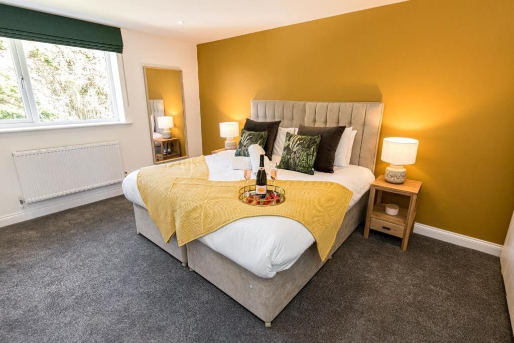 Bournecoast - Stylish Flat With Balcony - Sea Glimpses - 10 Min Walk To Beach - Parking - Wifi - Fm8405 ボーンマス エクステリア 写真