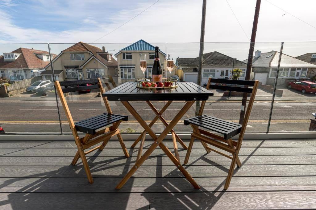 Bournecoast - Stylish Flat With Balcony - Sea Glimpses - 10 Min Walk To Beach - Parking - Wifi - Fm8405 ボーンマス エクステリア 写真